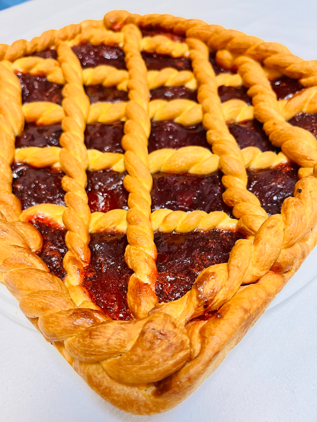 Пирог с конфитюром (конфитюр в ассортименте: яблоко, лимон, клубника, вишня)